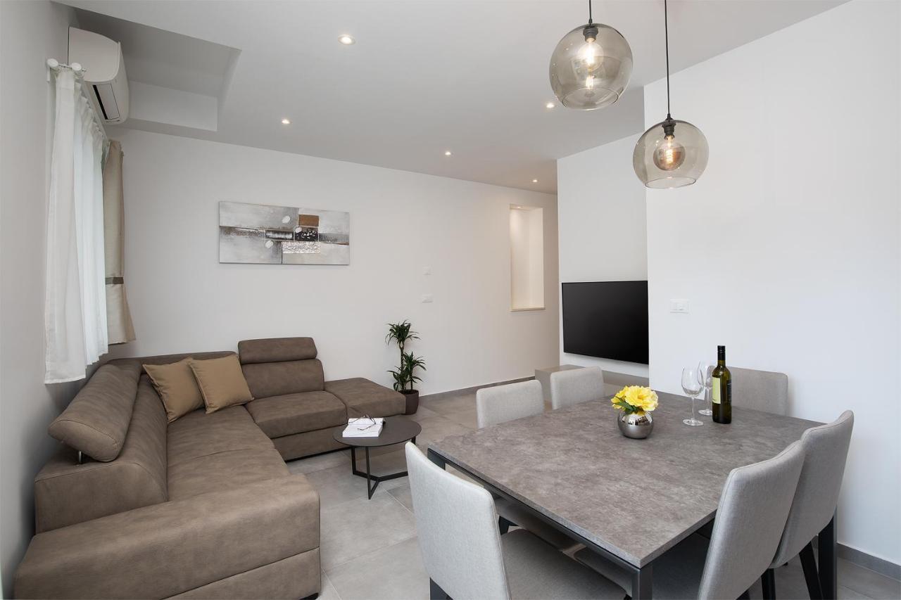 Apartments Igor Medulin Extérieur photo
